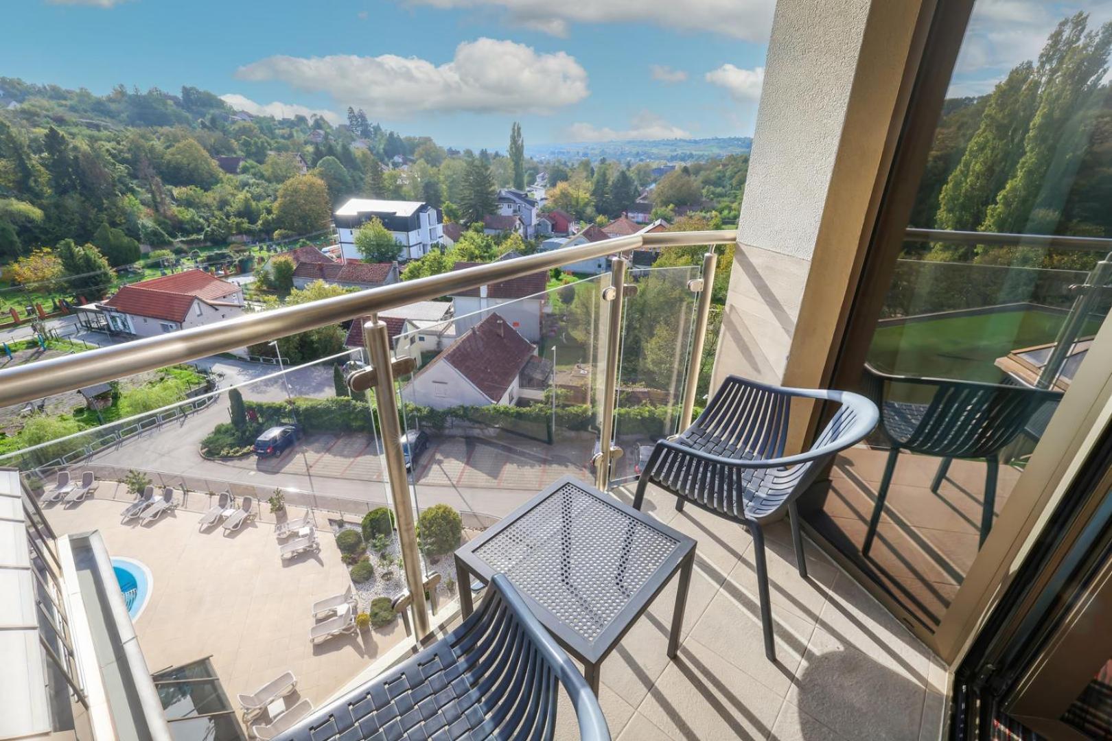 Hotel Premier Aqua - Adults Only Vrdnik Exterior photo A balcony