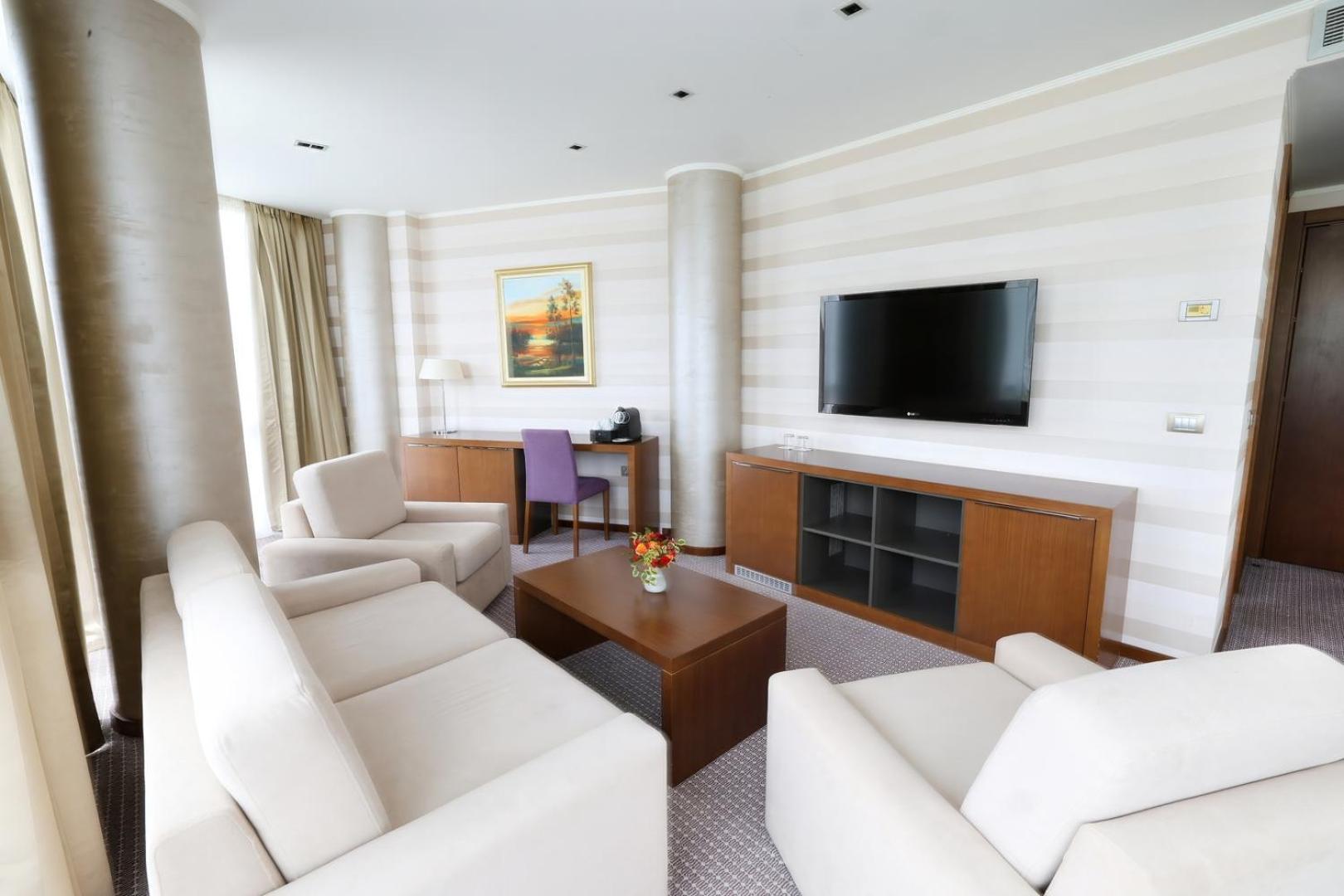 Hotel Premier Aqua - Adults Only Vrdnik Exterior photo A living room in a suite at the Radisson Blu Royal