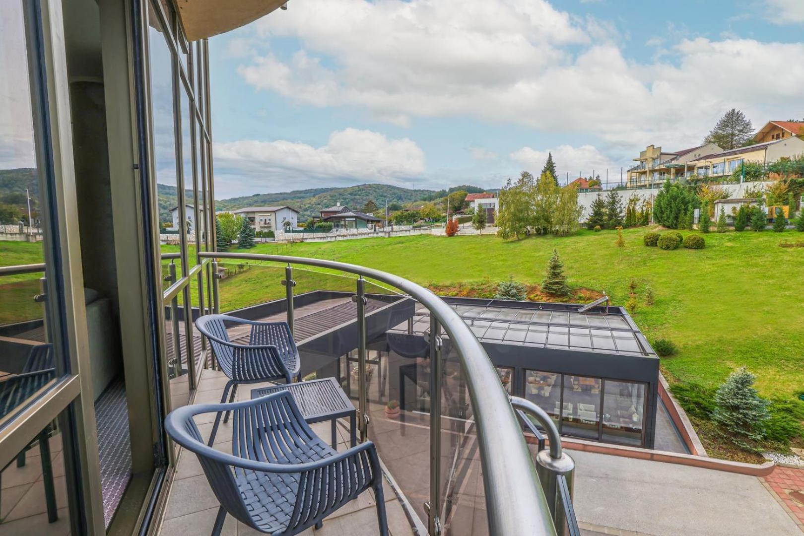 Hotel Premier Aqua - Adults Only Vrdnik Exterior photo A balcony